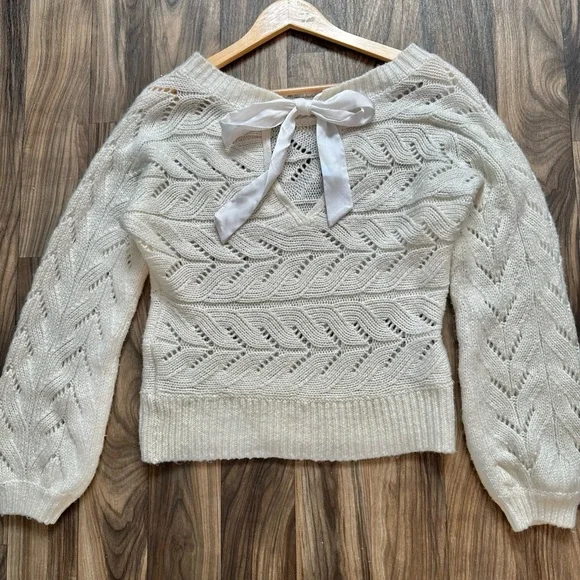 Abercrombie & fitch Elegant Cream Sweater Size M - Picture 3 of 7